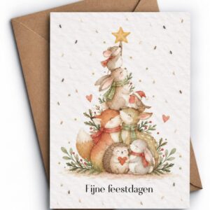 Bloeikaart met bosdieren die samen een kerstboom vormen